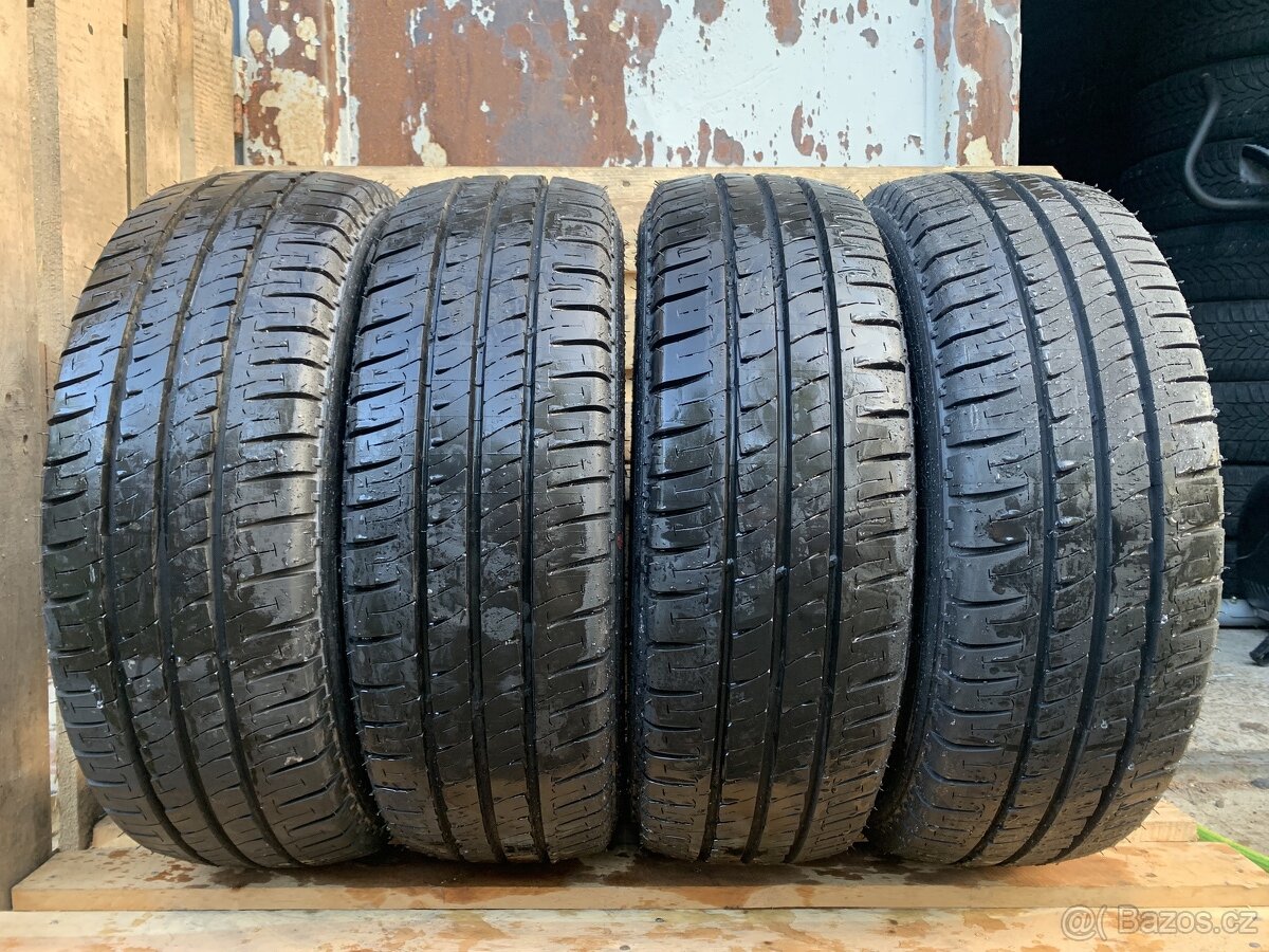 4ks 215/60/17C Michelin Agilis 2019/109-107T/letní