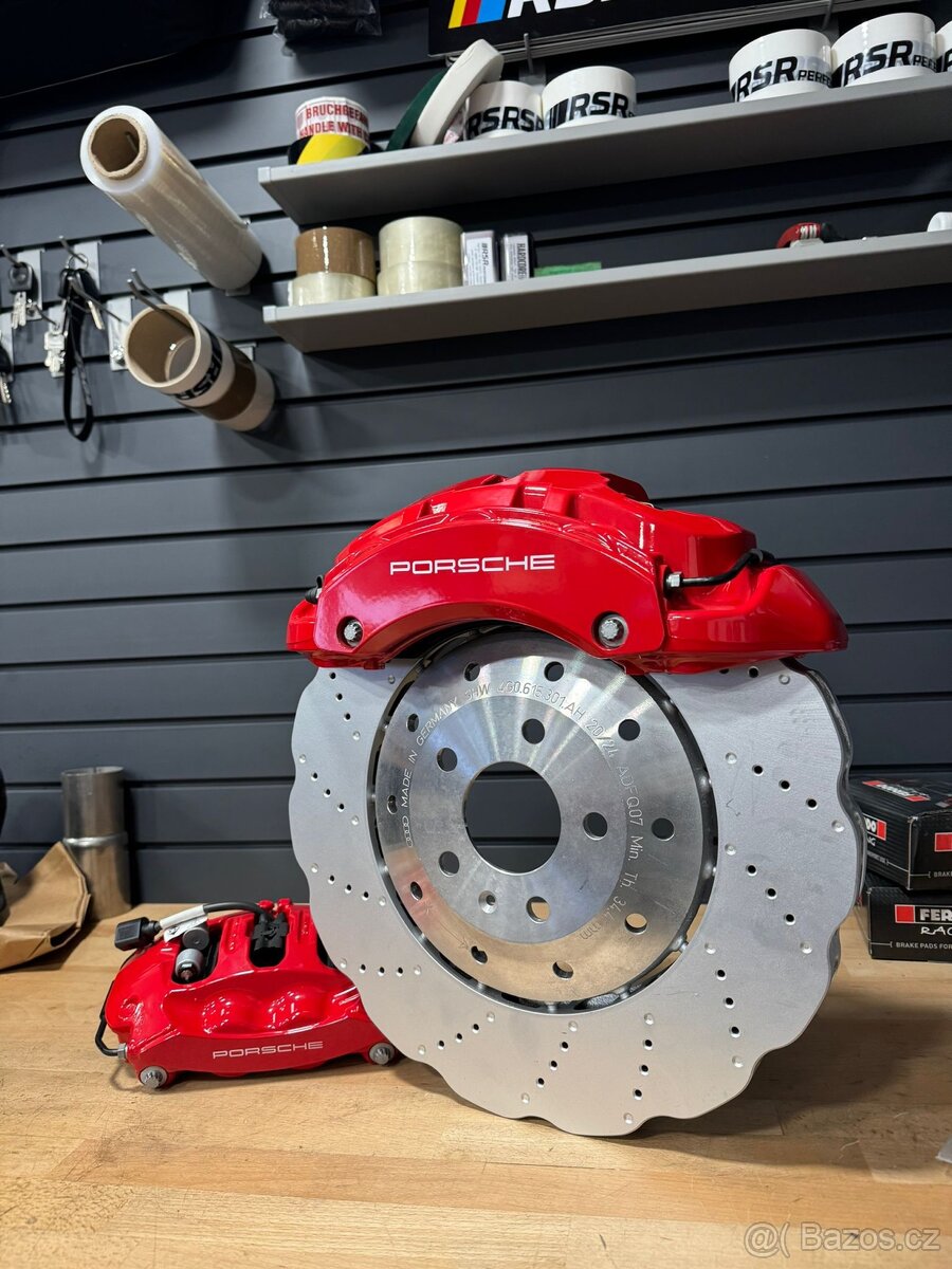 Brembo Brzdový kit pro Golf mk5/6/7/8 Škoda