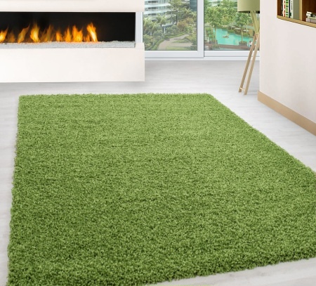 Zelený koberec zespodu s filcovou podložkou