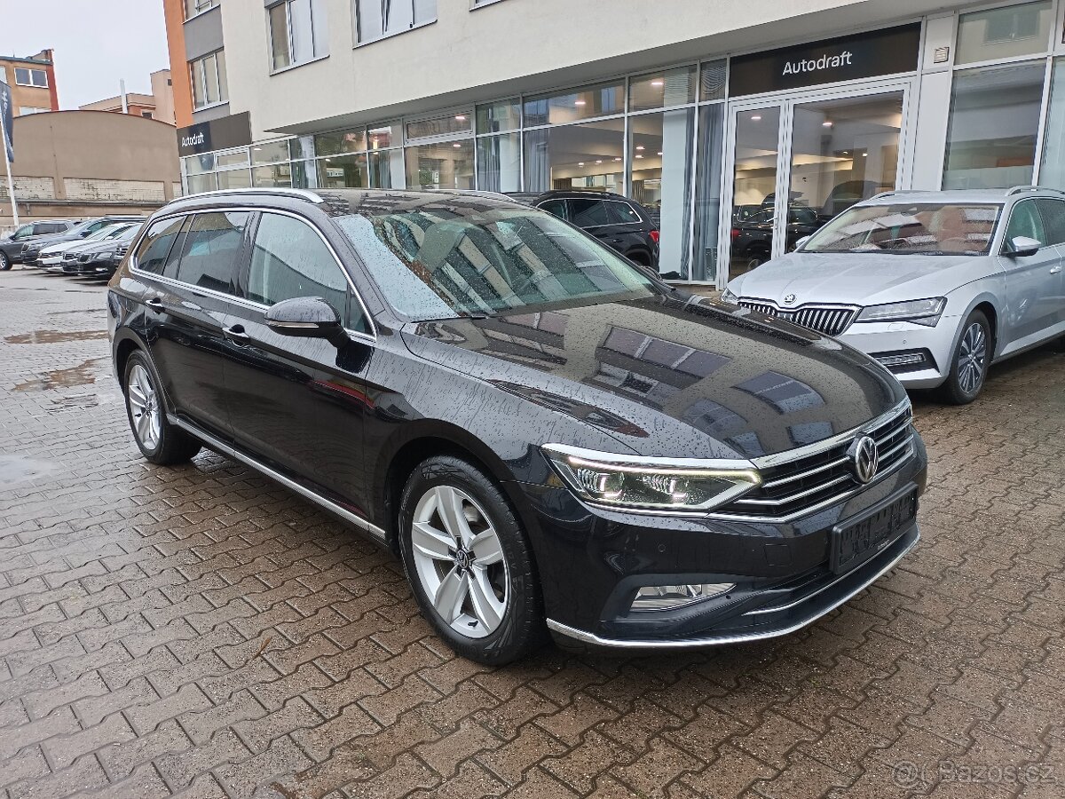 VW Passat B8 2.0TDI 110kW DSG Matrix Panorama Qi Tažné  ACC