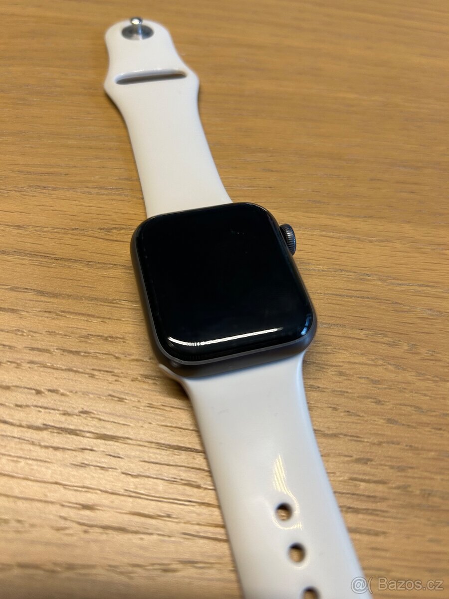 Apple Watch SE 40 mm, Space grey