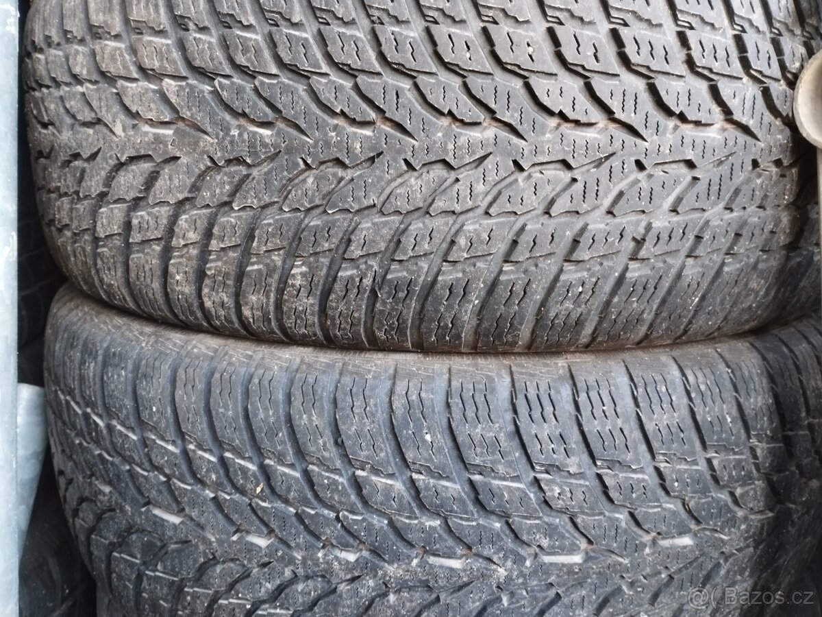 Zimní nokian 205/60 R16 XL 2 kusy vzorek přes 5mm