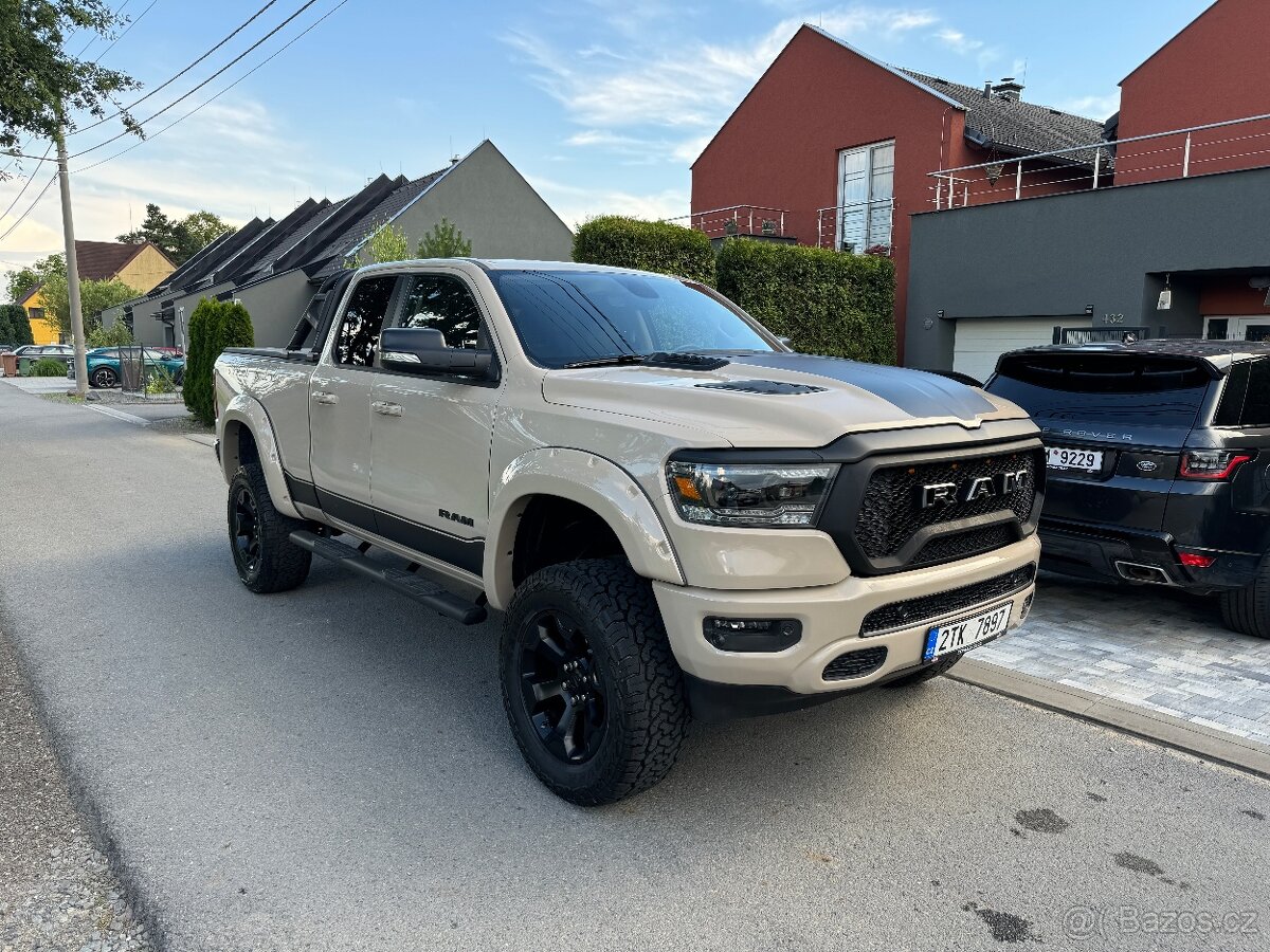 DODGE RAM HEMI OFFROAD PAKET ROUGH COUNTRY