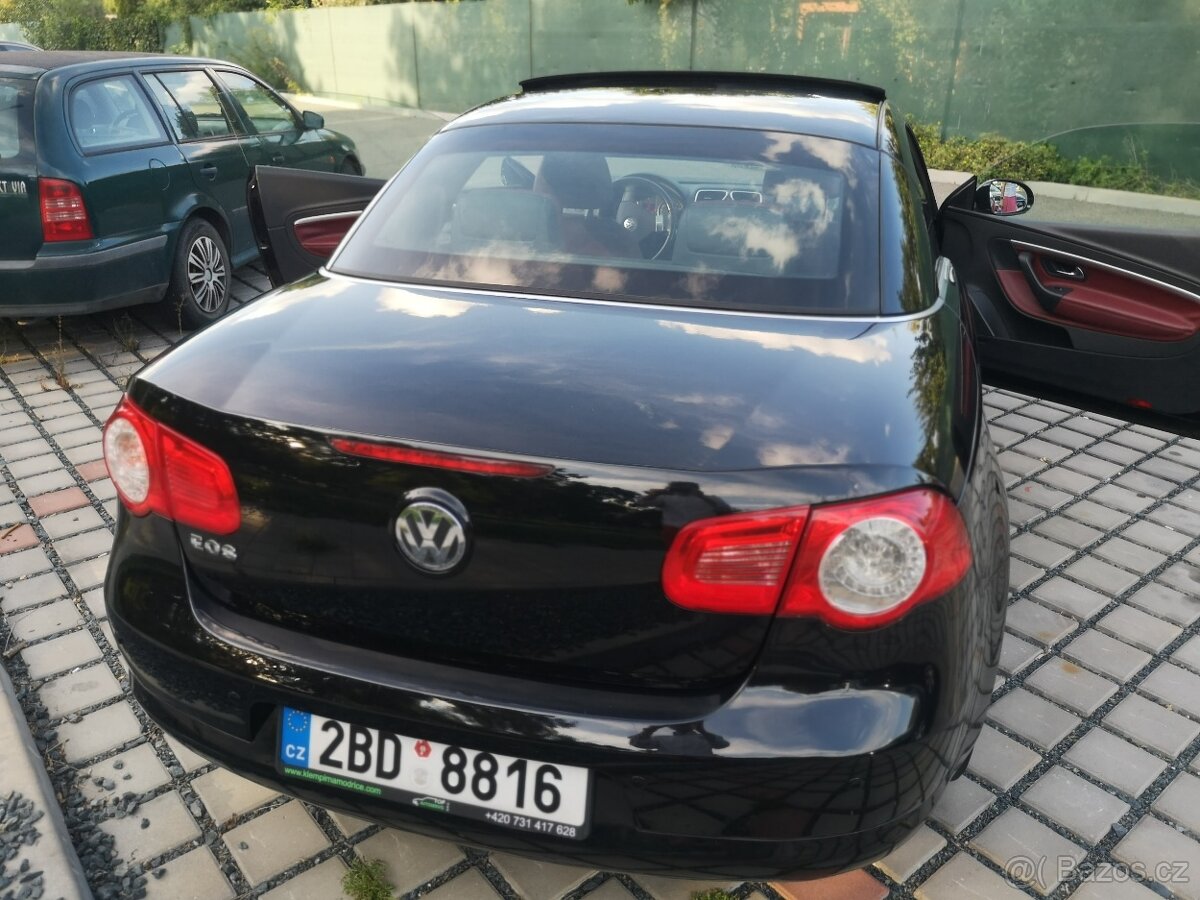 Kabriolet VW EOS 2.0 FSI 2007 cabrio 110 kW benzín