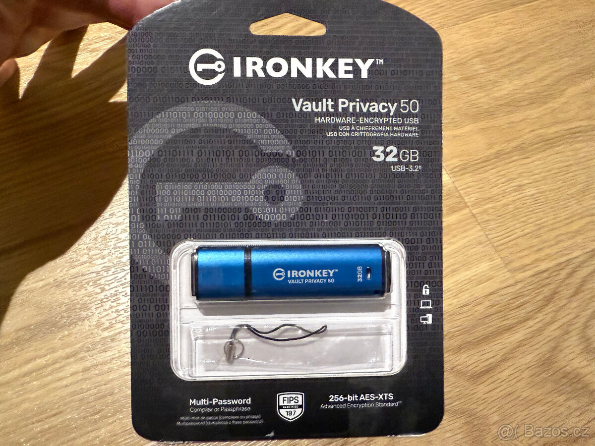 Kingston IronKey Vault Privacy 50 32GB / 256bit AES-XTS FIPS