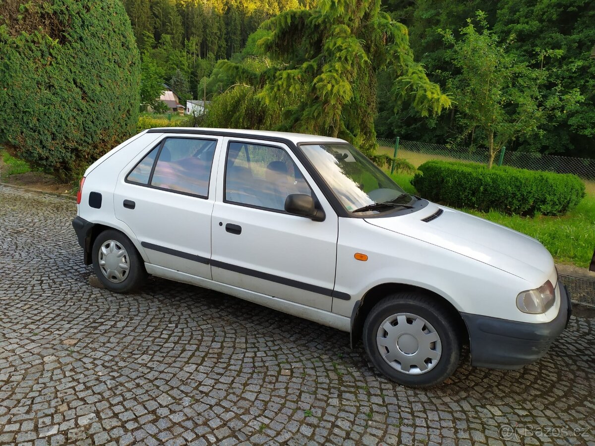 Škoda Felicia s řízením pro invalidy