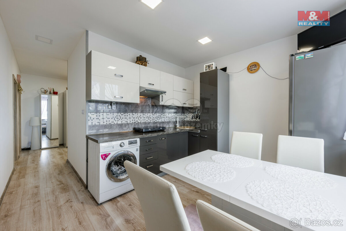 Prodej bytu 3+1, 66 m², Karlovy Vary, ul. Klínovecká