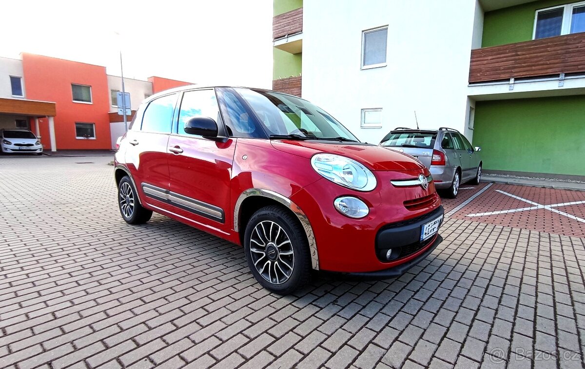 Fiat 500L Lounge, NEJVYŠŠÍ VÝBAVA, SERVIS, NOVÁ STK