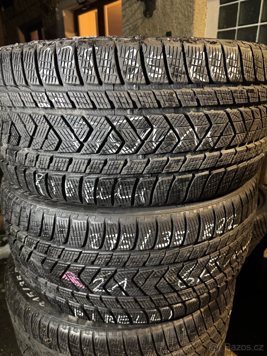 Zimní pneu 2x275/35 R22 Pirelli