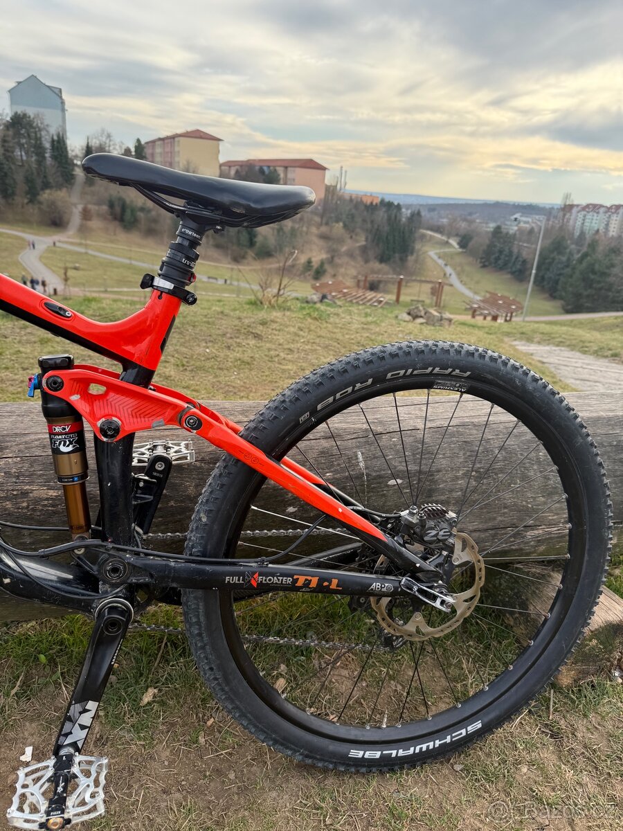 Trek Slash 9