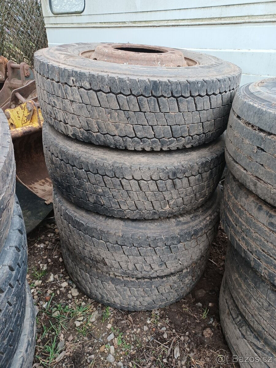 Kola,pneu 315/70R22.5 9ks