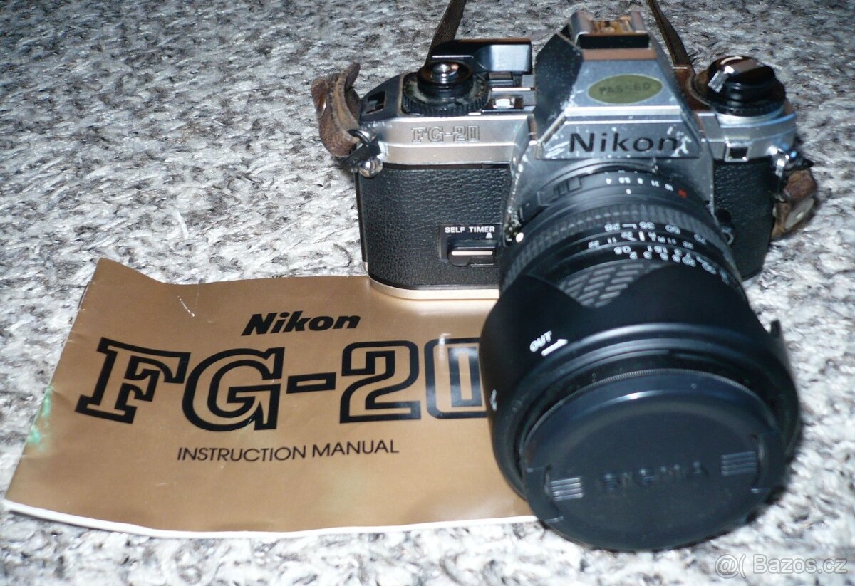 NIKON FG-20 + objektiv SIGMA LENS 28-105 mm, 1:4 - 5,6 + bra