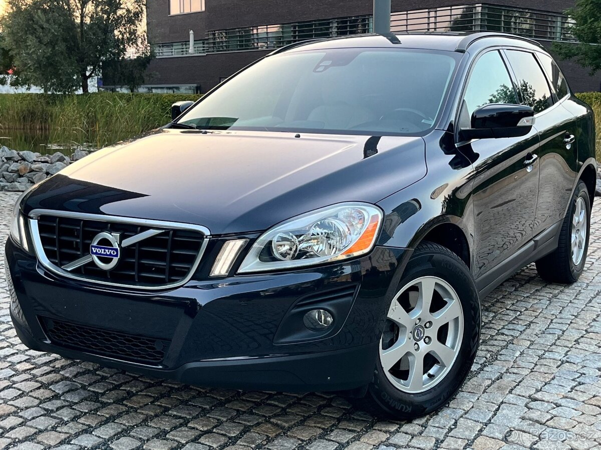 Volvo XC60 2.4D 4x4 120KW MANUÁL 1.MAJITEL SENZORY TOP STAV