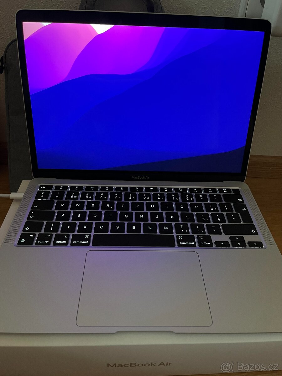 Apple MacBook Air 13, M1, 16GB, 256GB, 7-core GPU, stříbrná