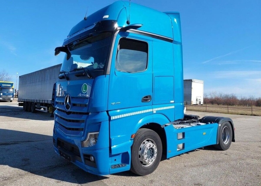 Prodám Tahač Mercedes-Benz Actros 1848 LS GigaSpace 4x2