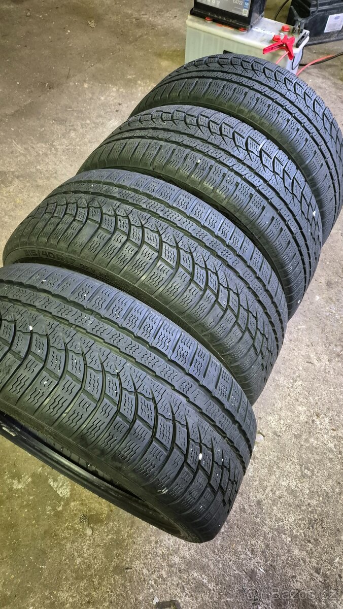 215/40 r17 zimní