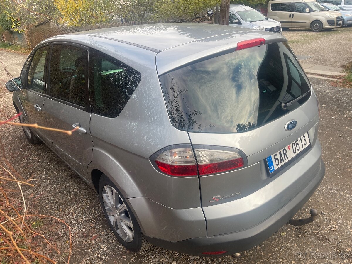 Ford S-max 2.0tdci 100kw 7místné,2009,tažné zařizeni,najeto