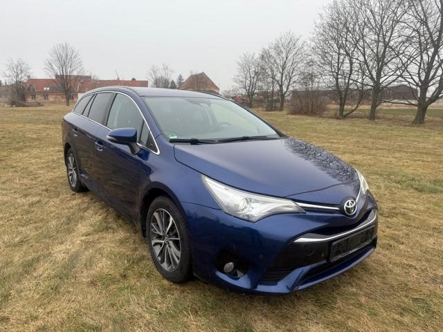 Prodám Toyota Avensis 2.0D 4D 105KW - KLIMATIZACE