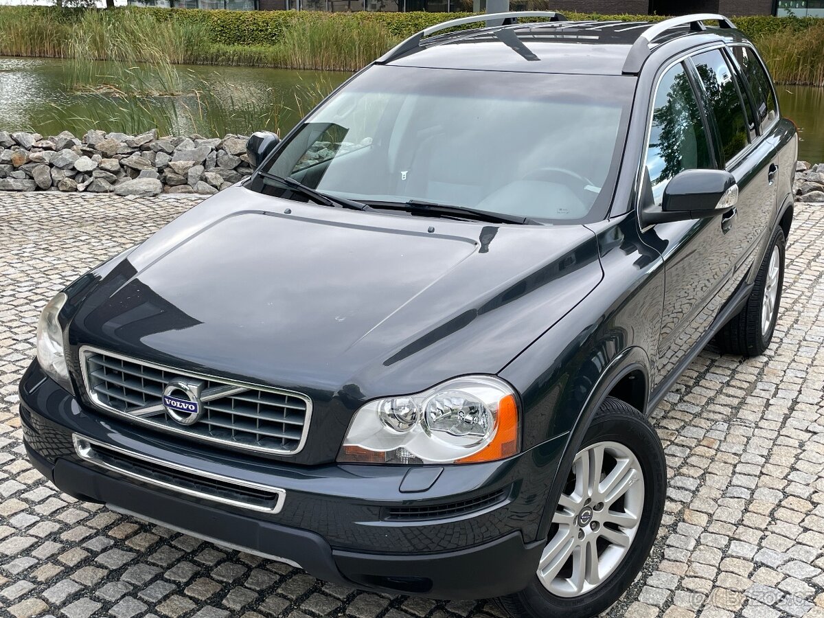 Volvo XC90 2.4 D5 136KW 4x4 AUTOMAT 1.MAJITEL 7MÍST