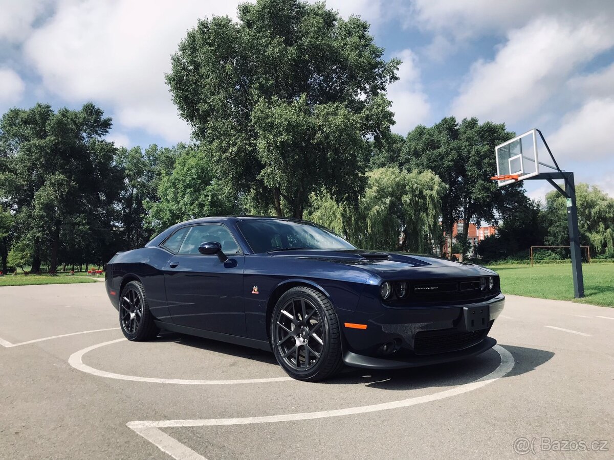 Dodge Challenger 6.4  r.v.2017 Full vybava