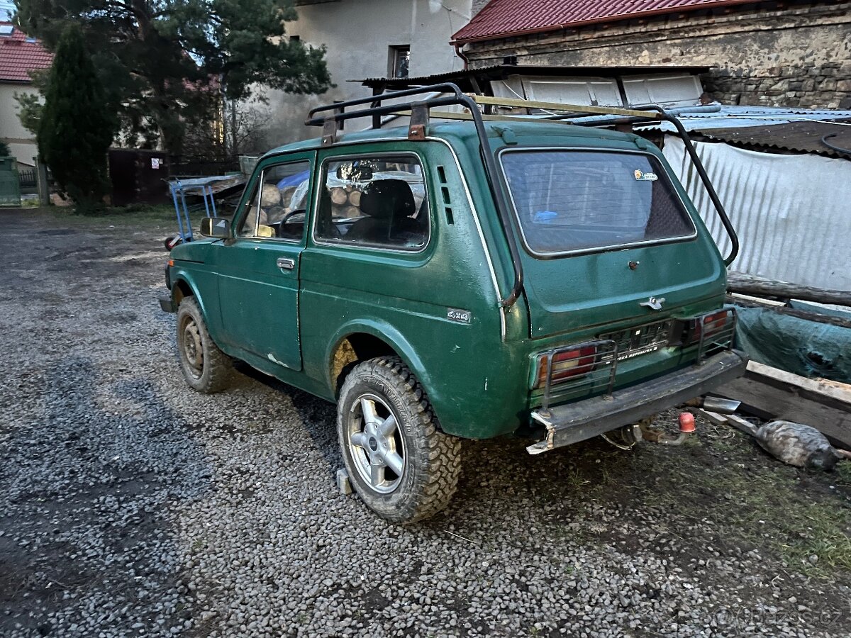 Lada niva  zadrádka