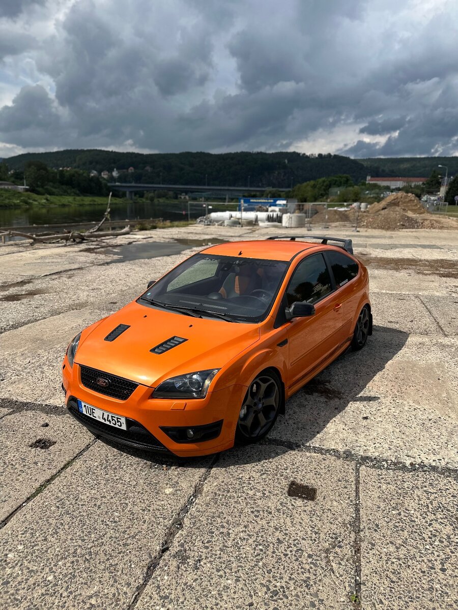 Ford Focus ST225