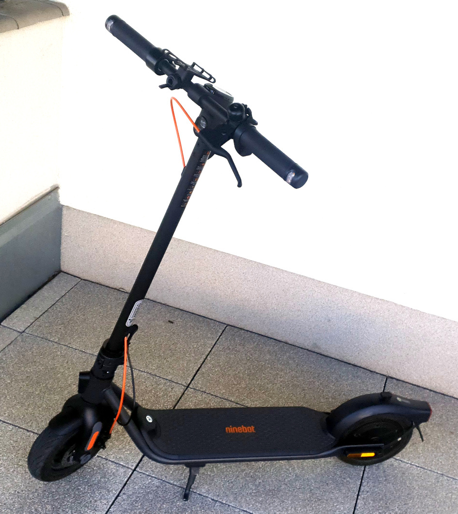 elektrokoloběžka Segway Ninebot KickScooter F2 Plus (32km/h)