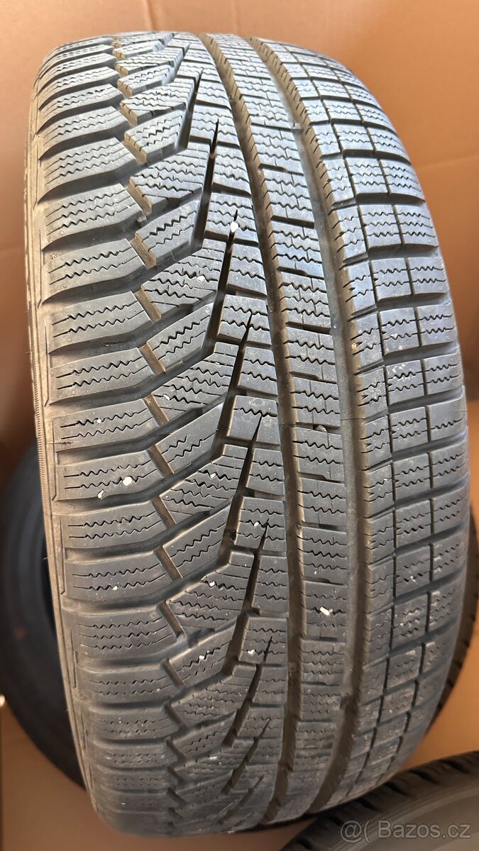 Zimní pneu HANKOOK Winter icept evo2 W320 205/45 R17 88 V