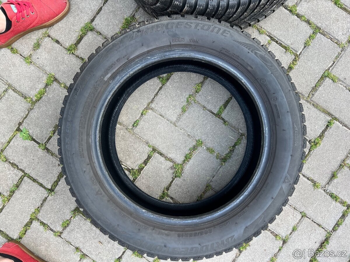 2x 205/55r16 Bridgestone Blizzak LM001, zimní