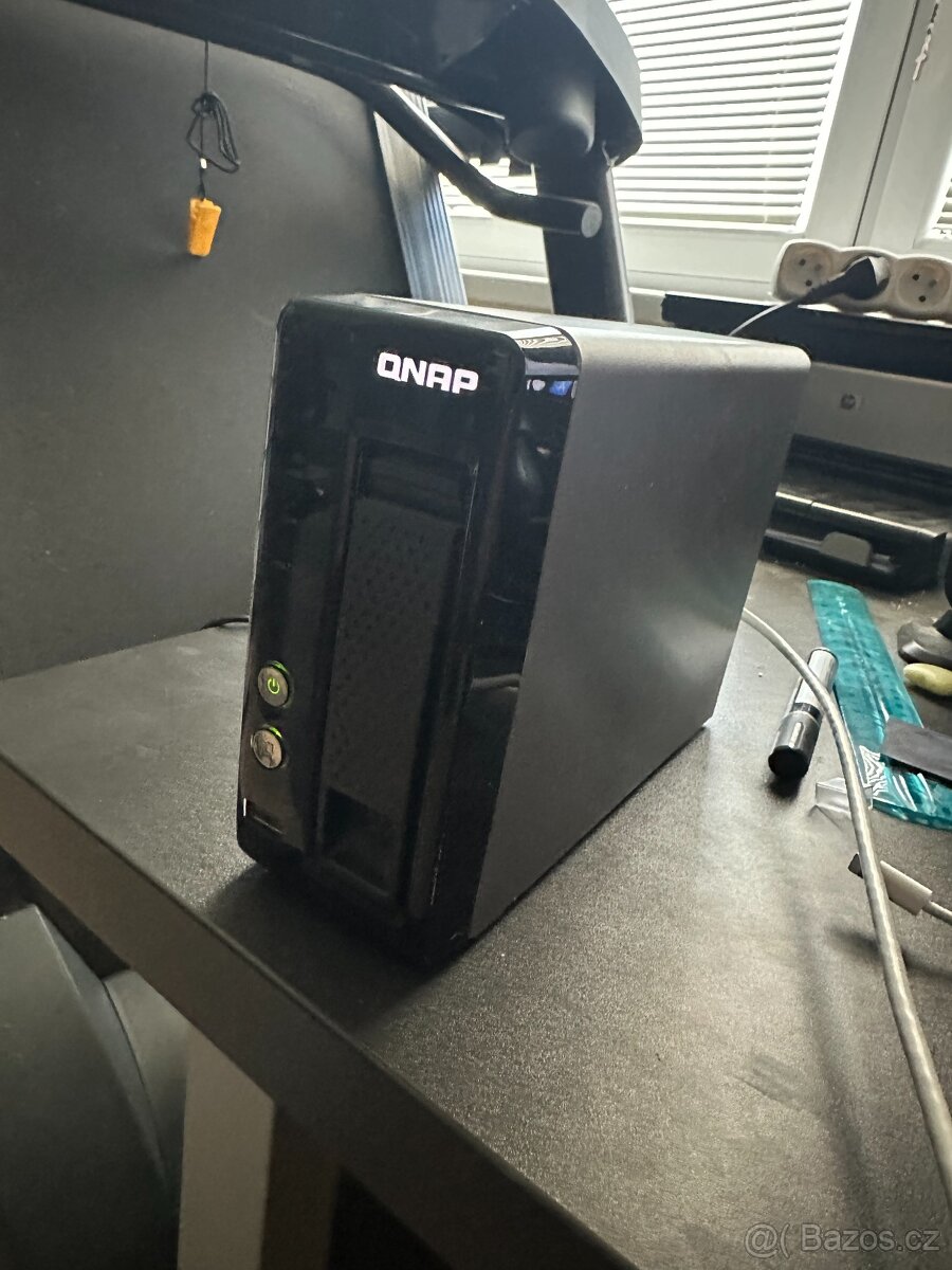 QNAP TS-121, 4 TB