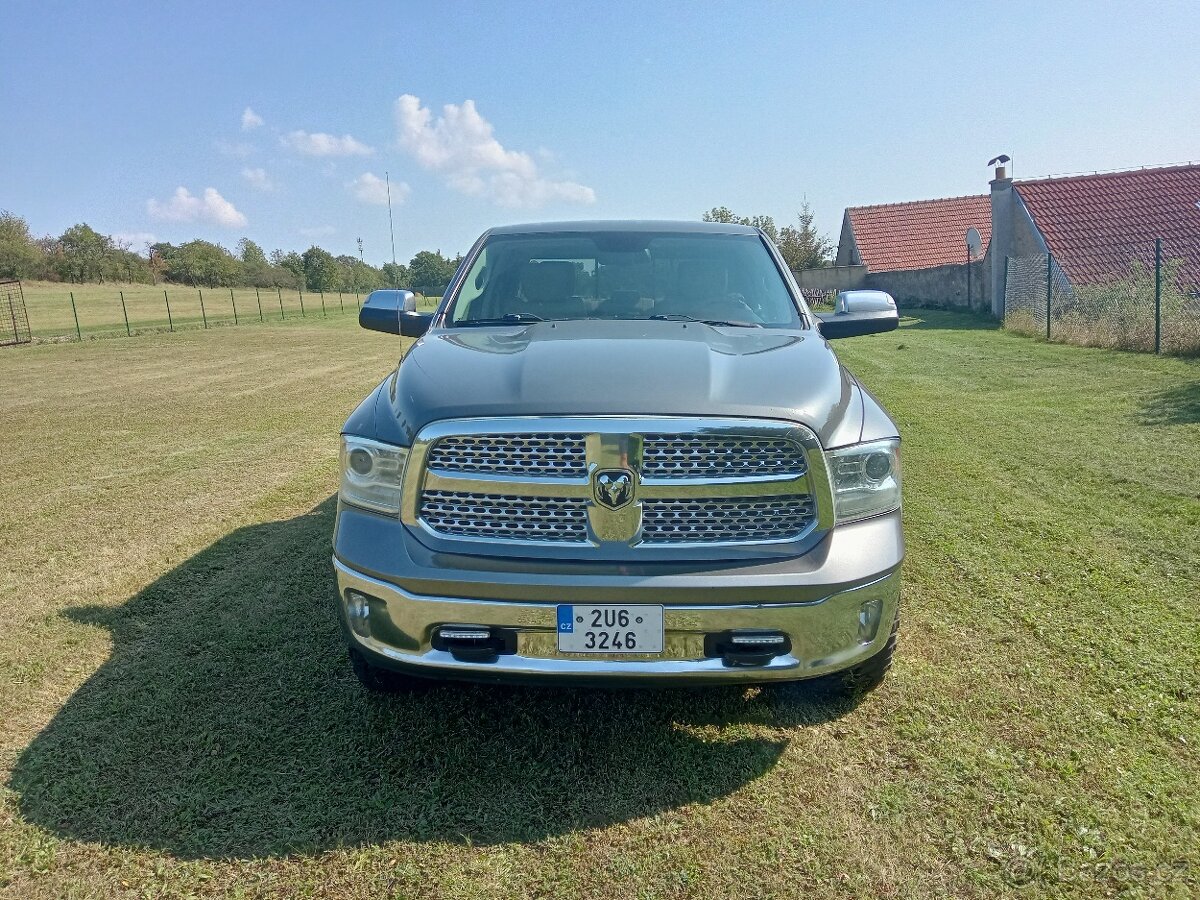 Dodge RAM 1500 V8 Hemi Laramie 4x4