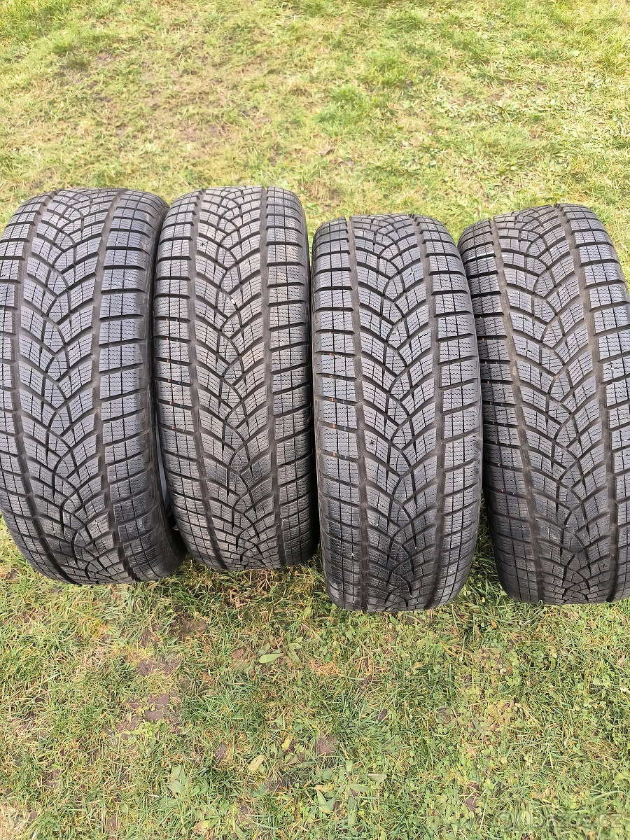 4 zimní pneumatiky 225/50/19 GOODYEAR VZ. 90%