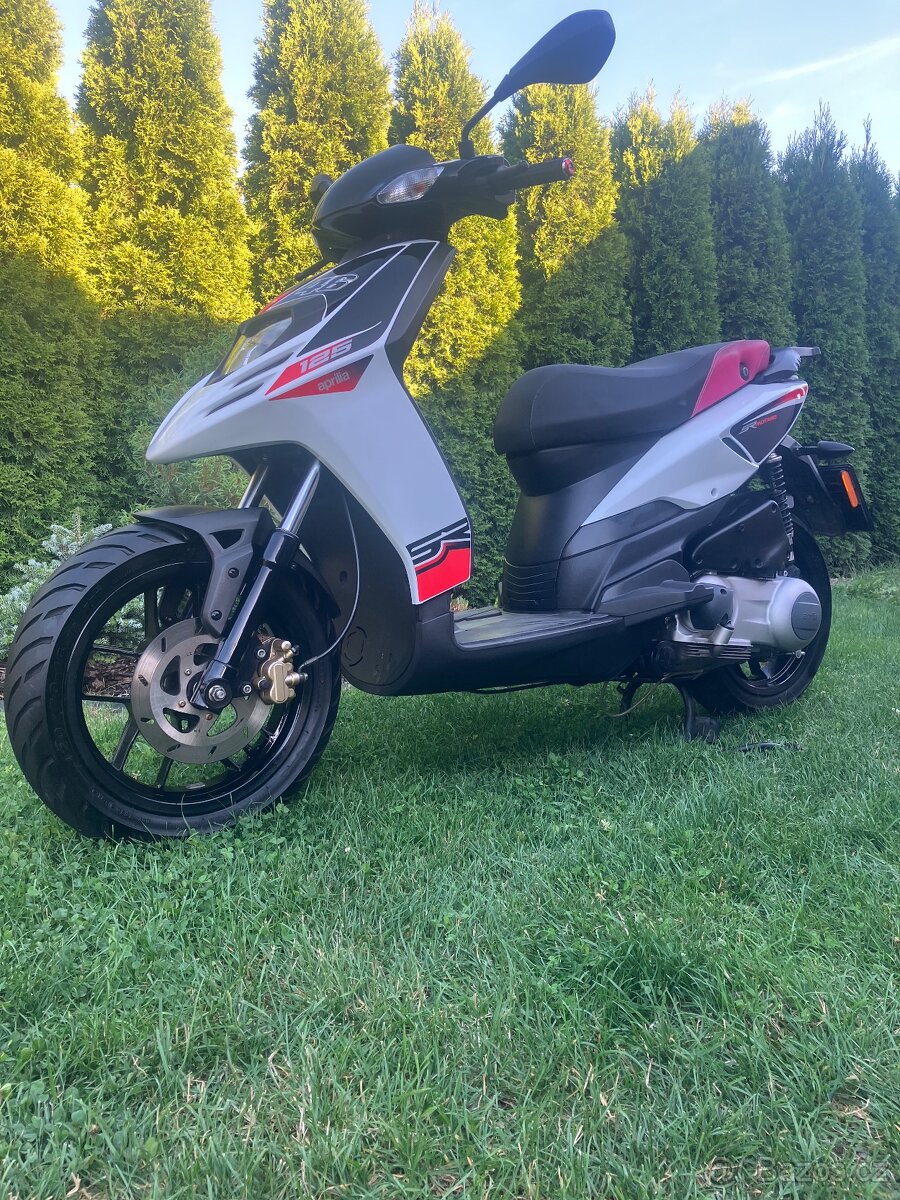 Aprilia sr motard 125 ccm