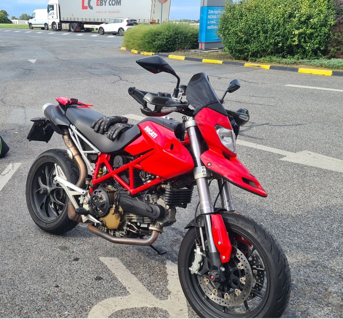 Ducati Hypermotard 1100