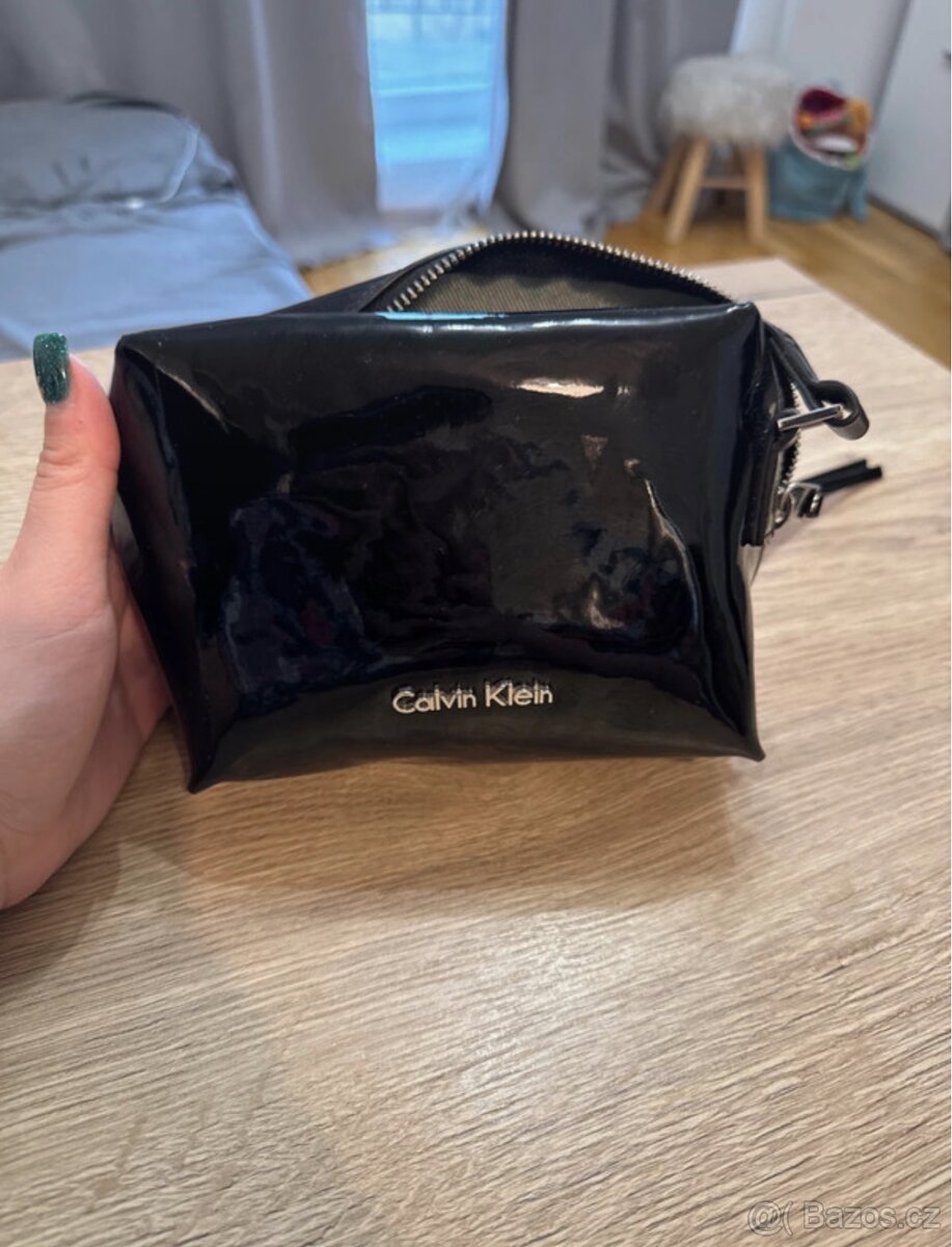 Černá kabelka Calvin Klein