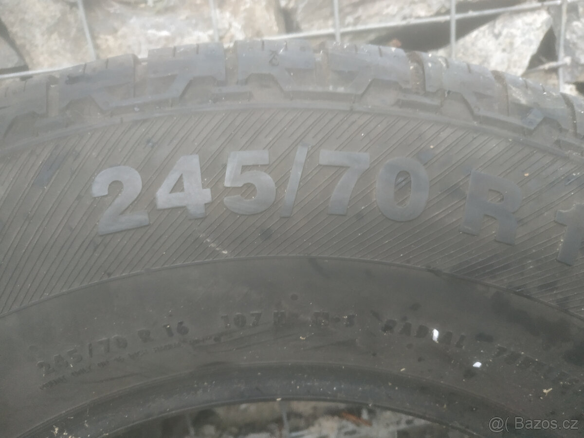 Pneu 245/70 R16 4x4