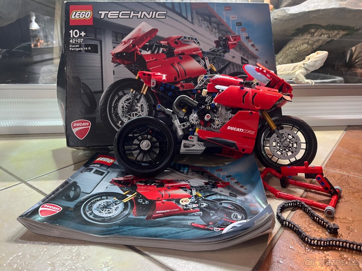 LEGO TECHNIC MOTORKA DUCATI