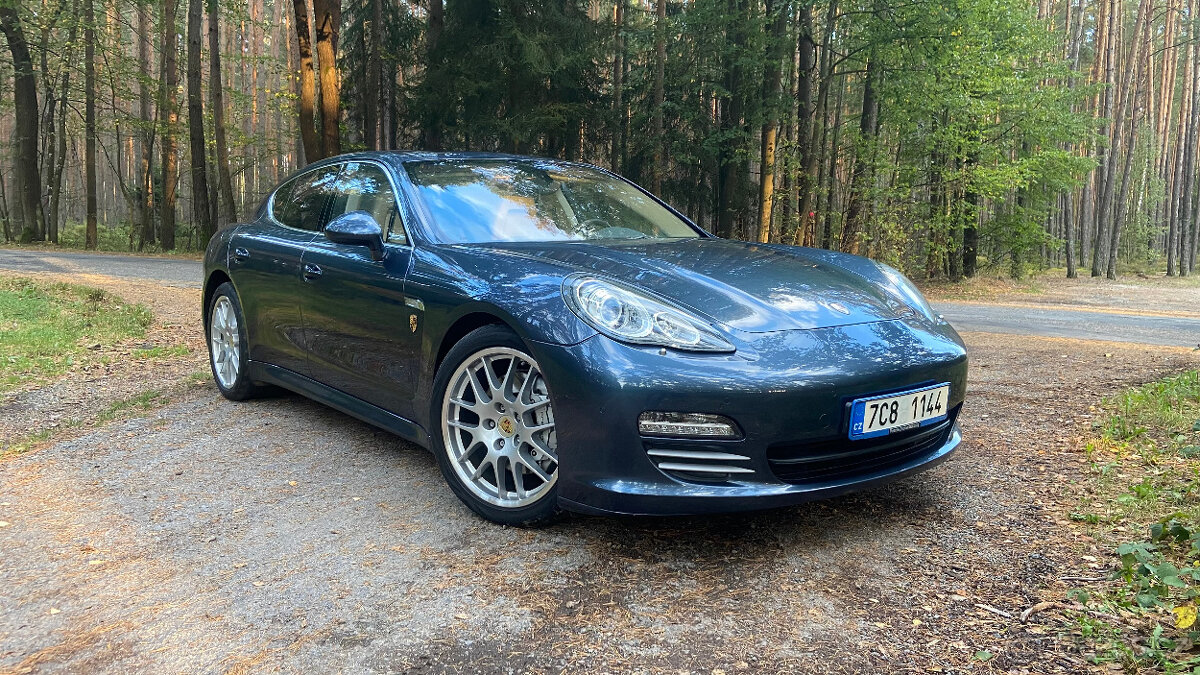 Porsche Panamera 4S V8 400PS