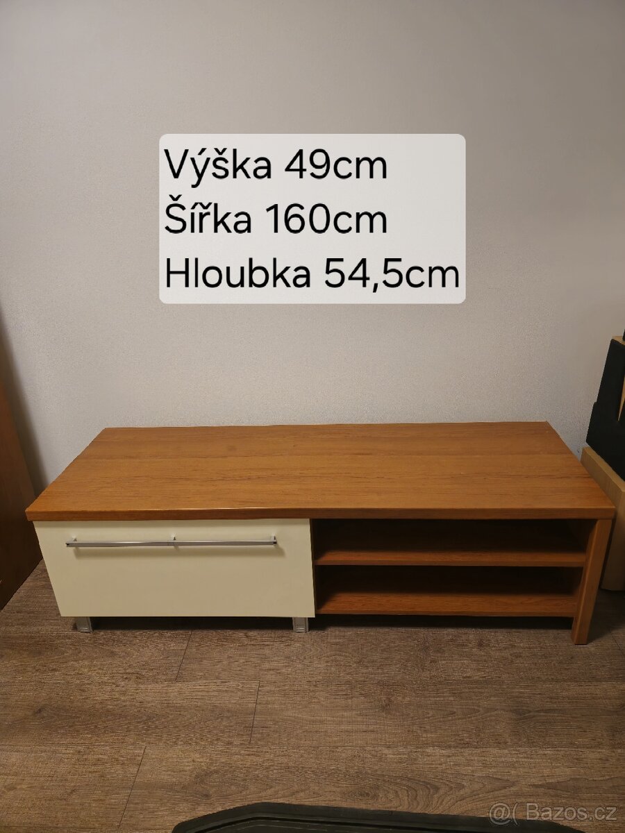 Obývací stěna a PC stůl