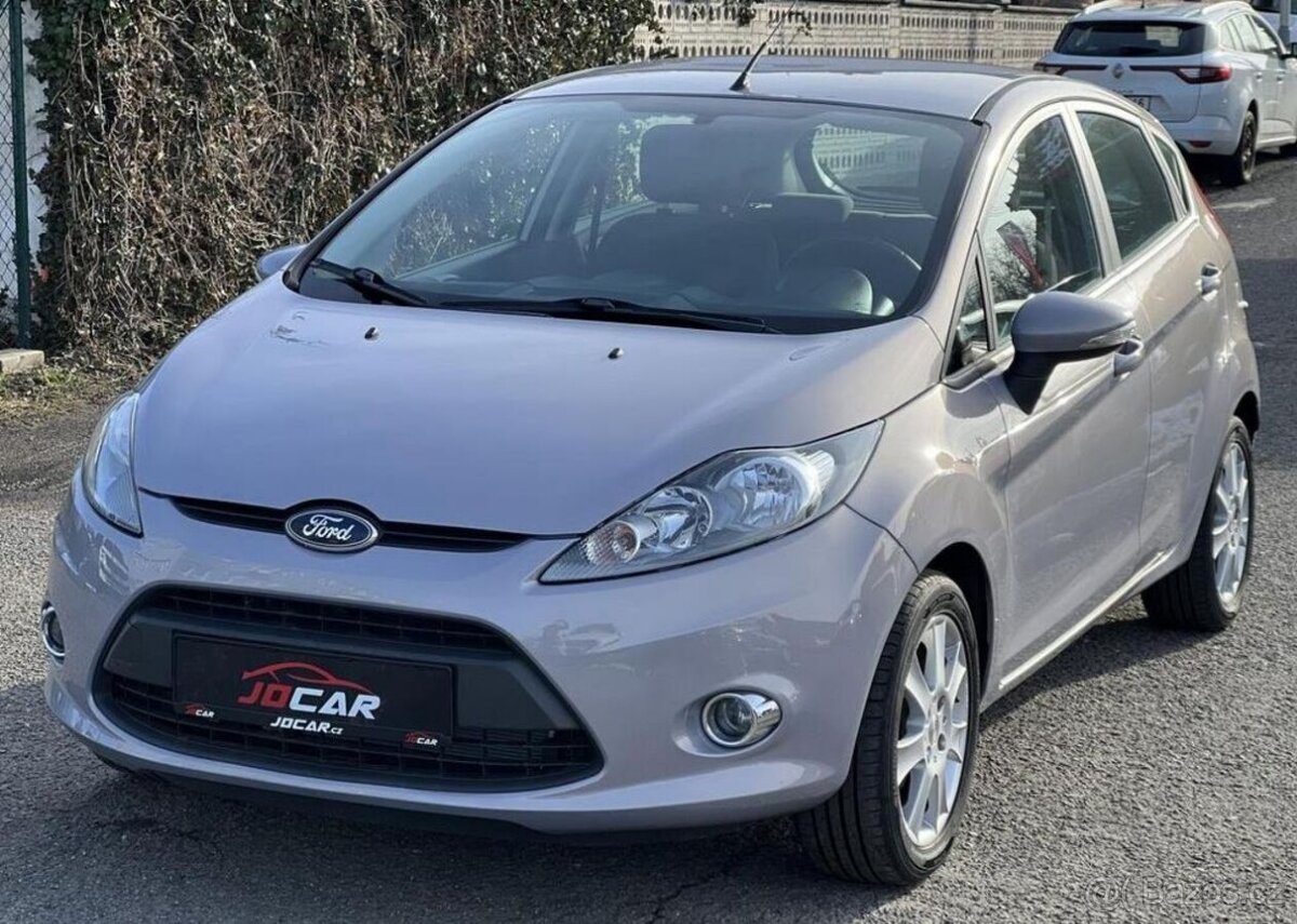 Ford Fiesta 1.25i KLIMA TAŽNÉ ČR 1.MAJ. manuál 44 kw