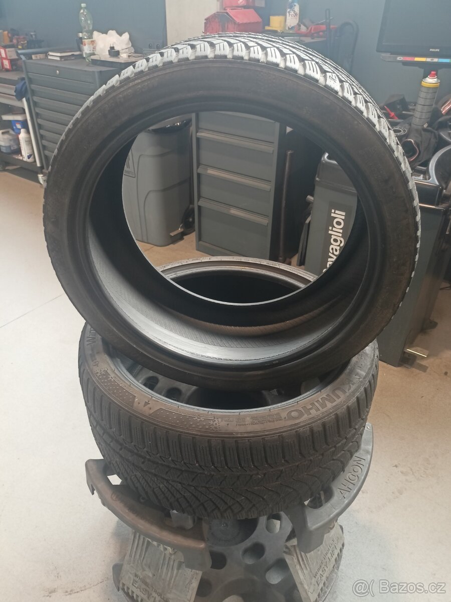 Pneu zimní Kumho 245/35R19 2 kusy