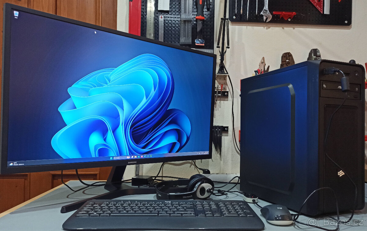 PC sestava pro domácnost a kancelář, velmi málo používaná