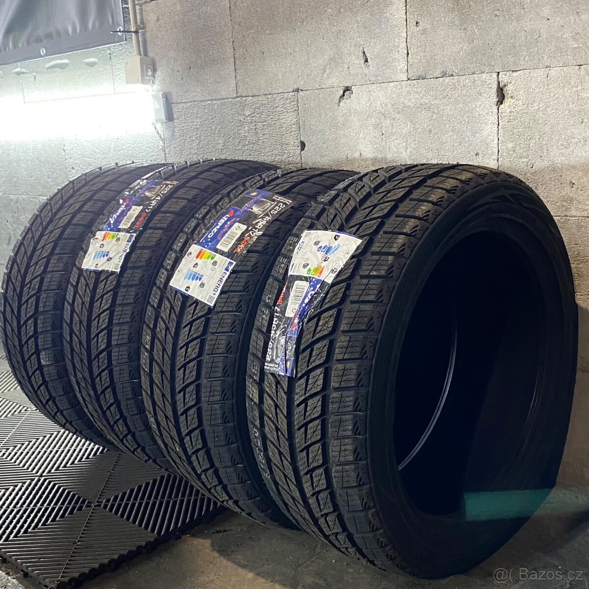 NOVÉ-Zimní pneu 225/55 R17 101H XL Altenzo