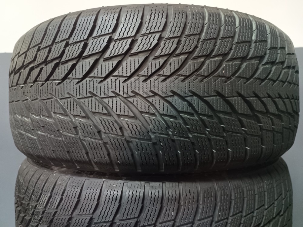 225/40 R19 NOKIAN (2021)