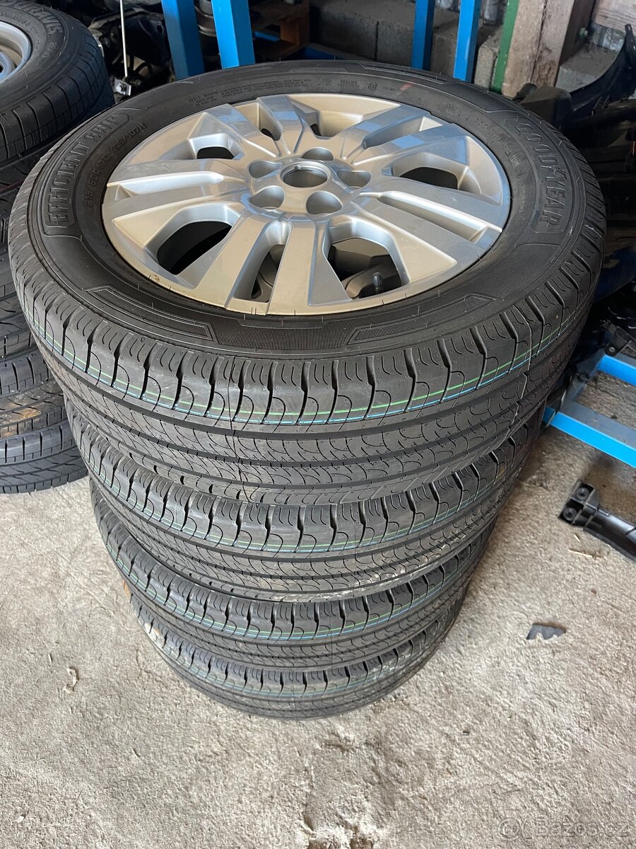 Renault Trafic III,IV 215/60 R17c