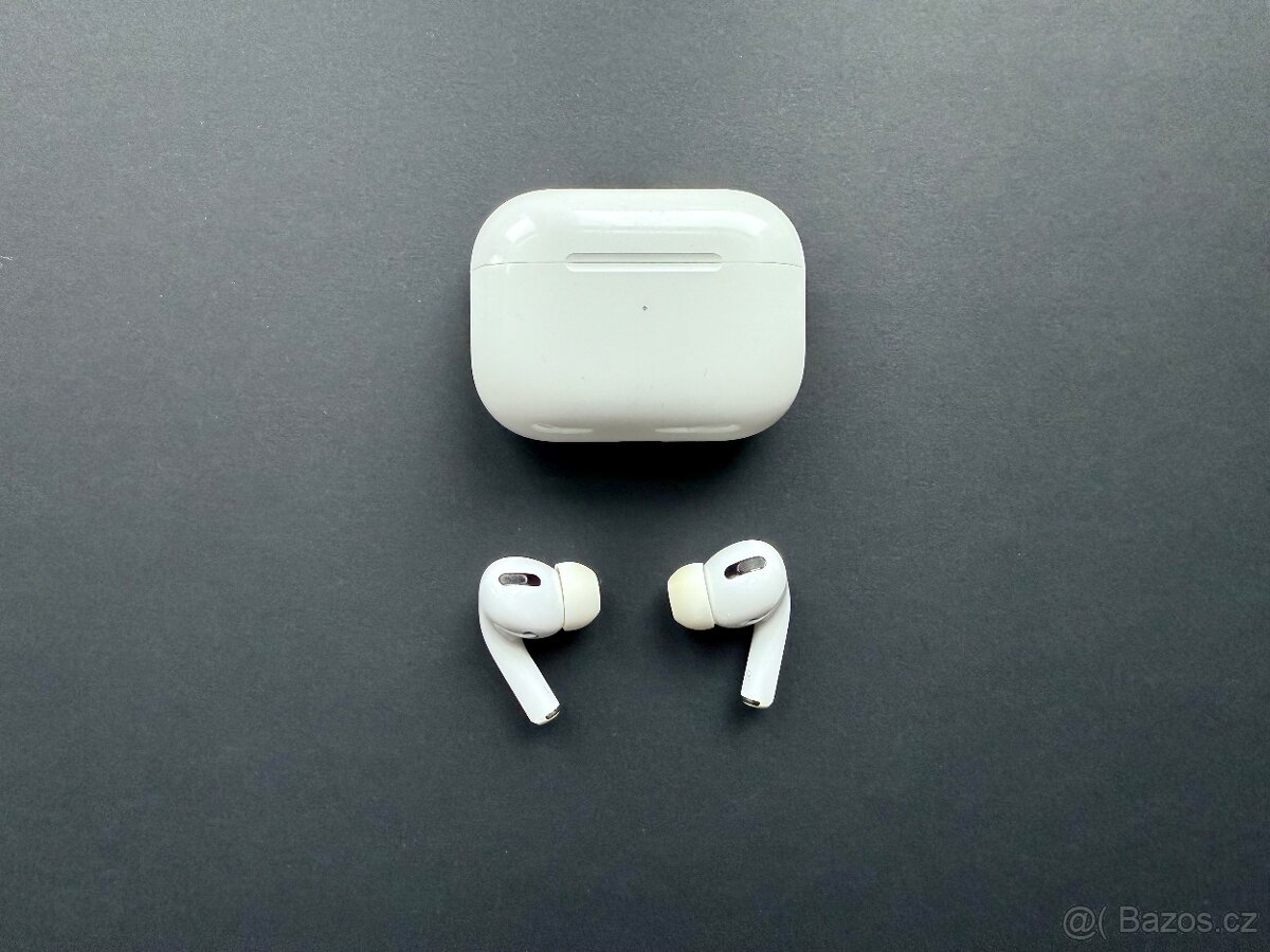 AirPods Pro 1 — pouzdro + pravé sluchátko