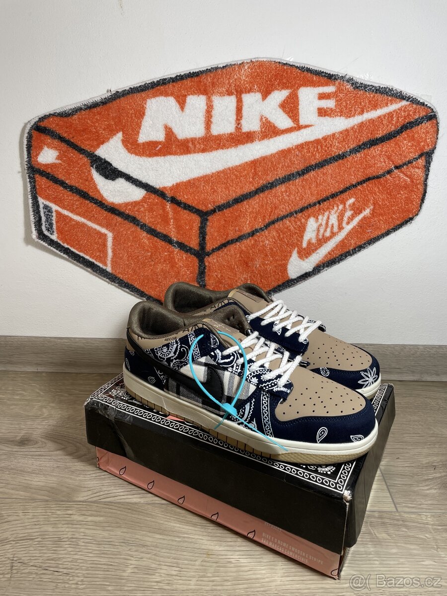 Nike SB Dunk TRAVIS SCOTT