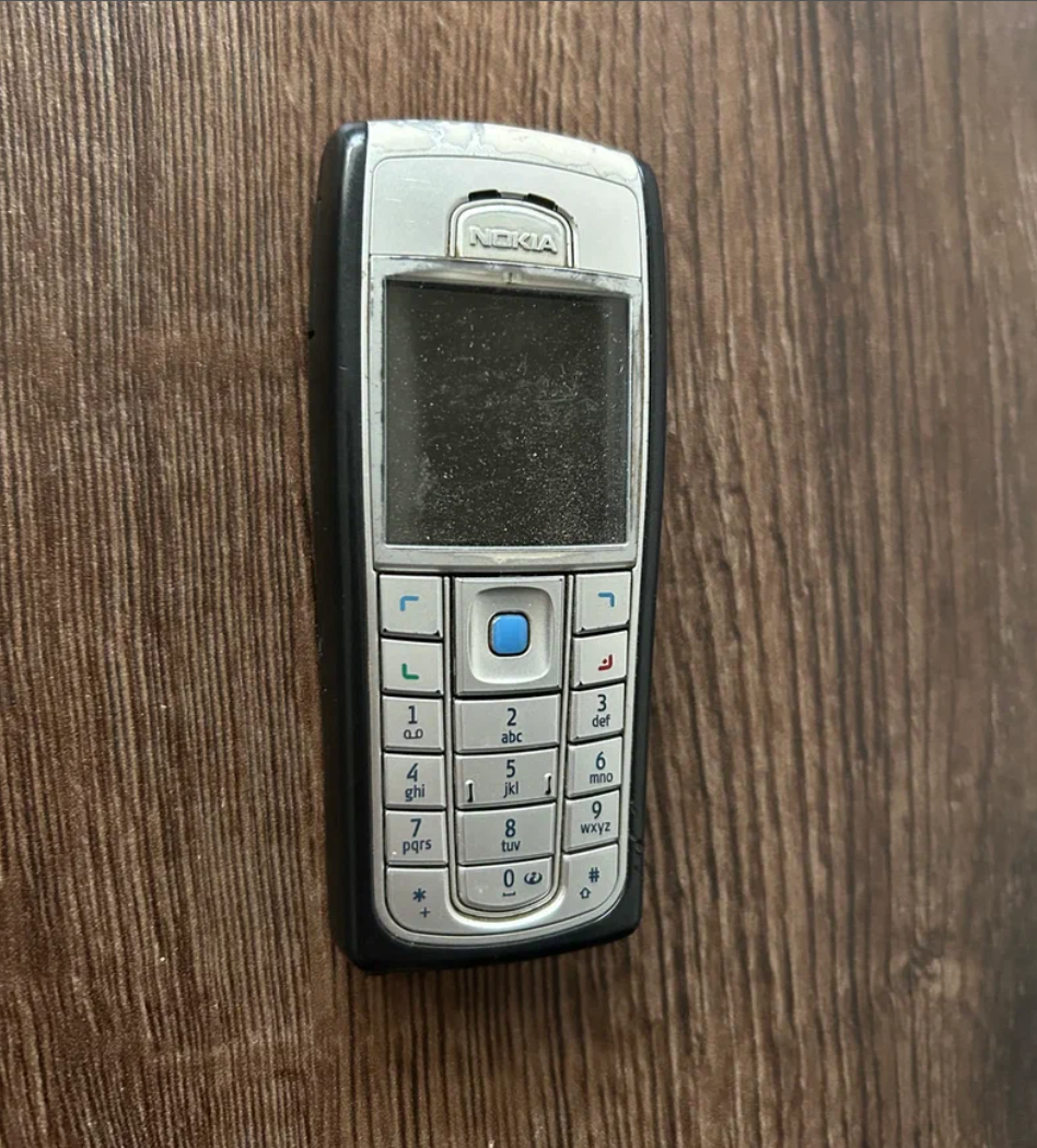 Nokia 6230 - bez nabiječky.