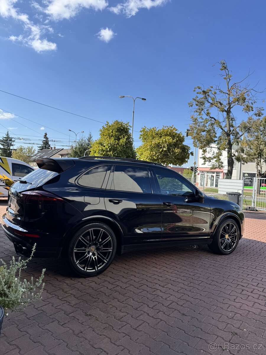 Porsche Cayenne V8 platinum Edition, záruka 2027, dph