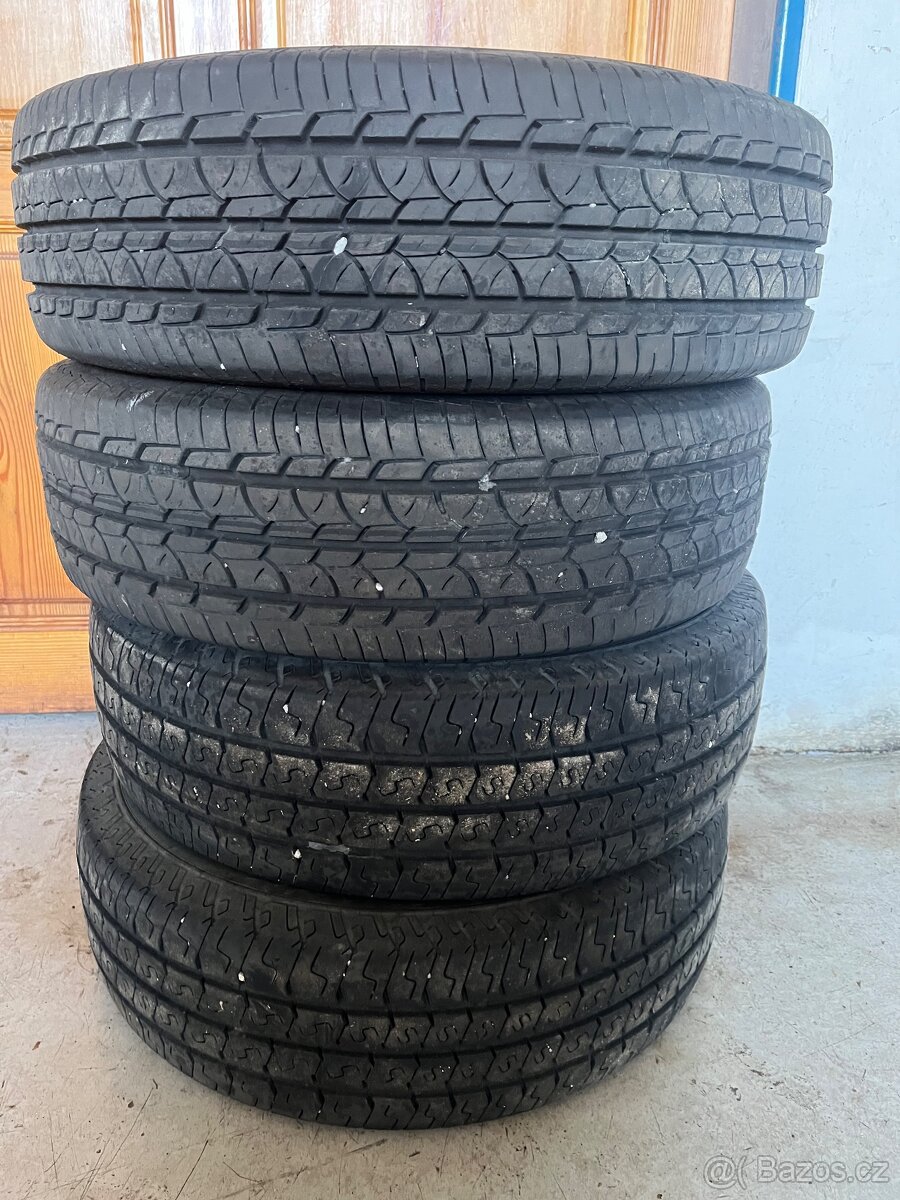 Pneu 195/70 R15C vanis2